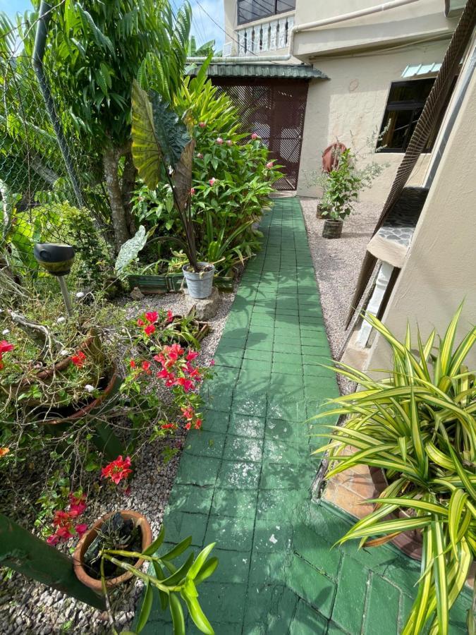 Orchid Sunset Guest House Baie Lazare  Экстерьер фото
